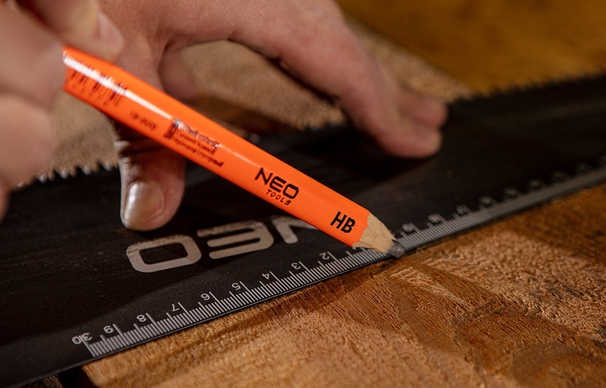 Ołówek stolarski HB 240 mm NEO TOOLS 1