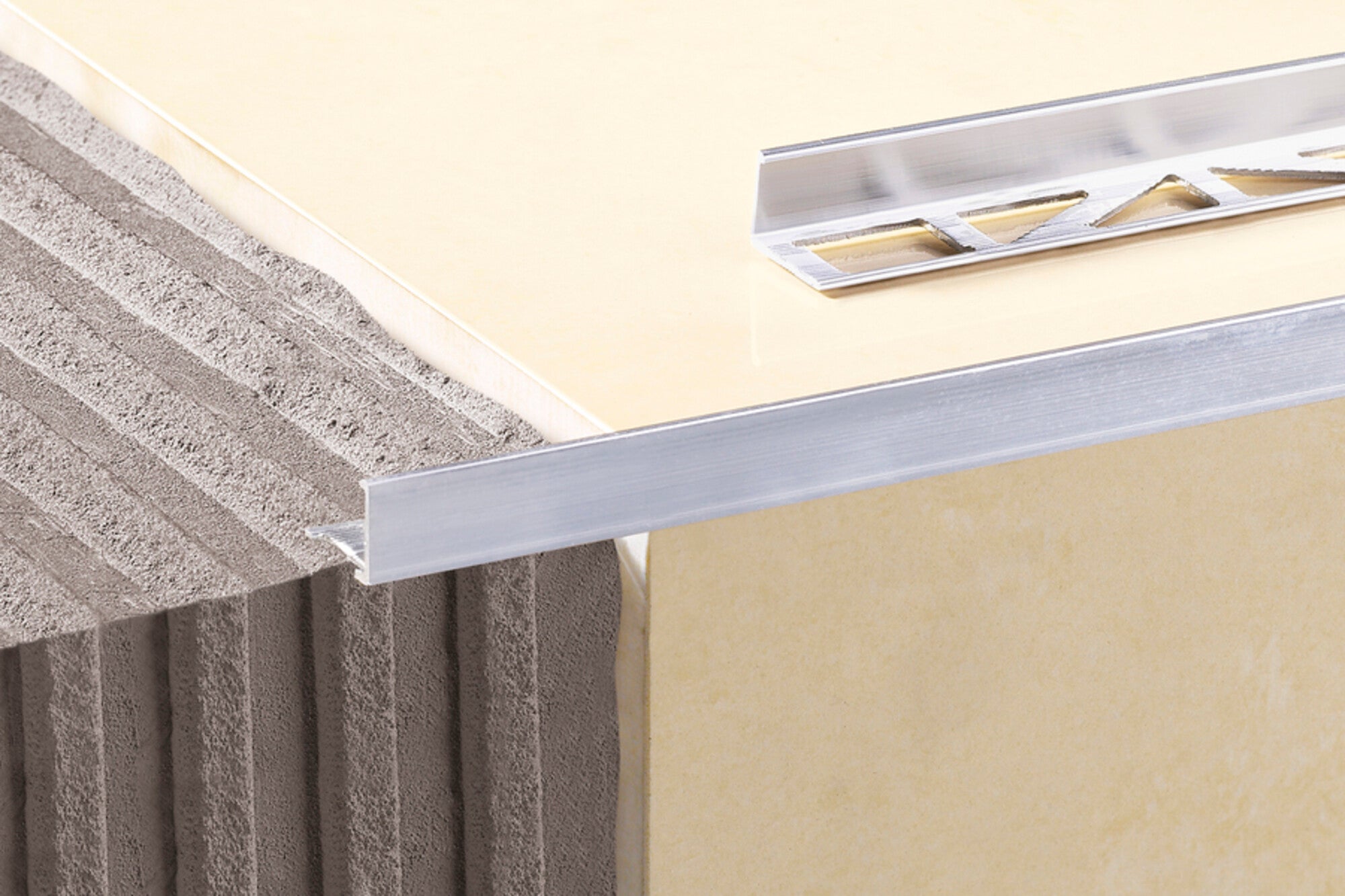 Profil  narożny 10 mm Aluminium 250 cm Złoty anoda mat CEZAR 1