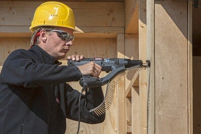 Wkrętarka taśmowa 18V DS5550-18V Senco / 2 x 3,0Ah 3