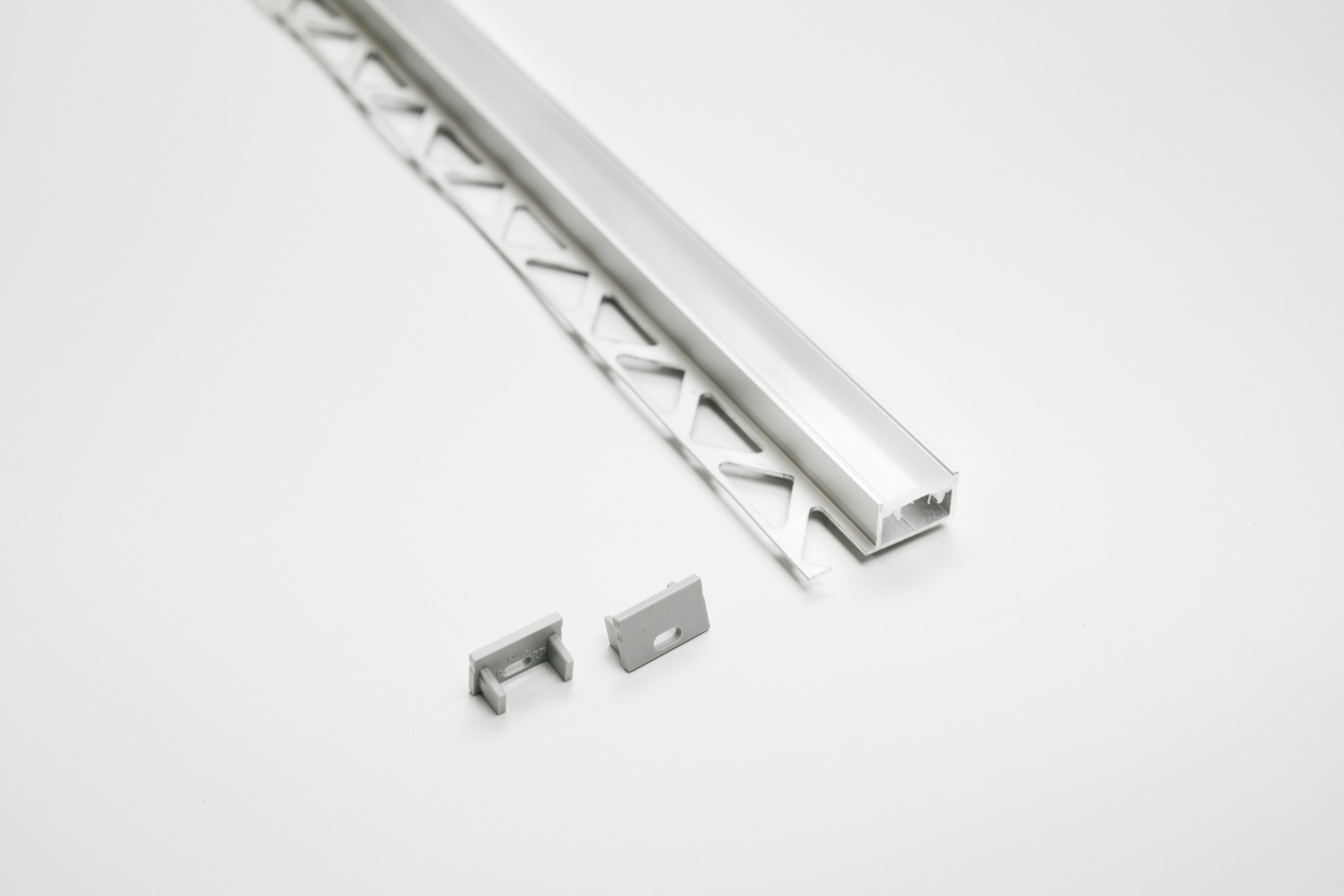 Zestaw profili Fino aluminiowy natynkowy do taśm LED 8-10mm anodowy srebrny 2m 16x20mm 2