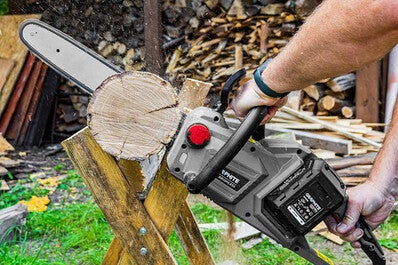 Pilarka łańcuchowa 18V 58G043 Graphite / bez aku 1