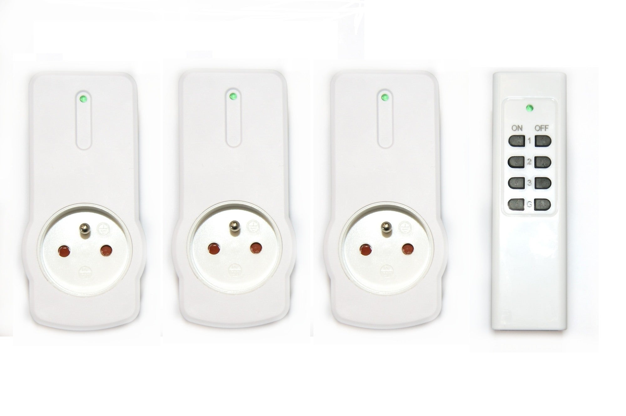 Zestaw trzech gniazd sterowanych pilotem