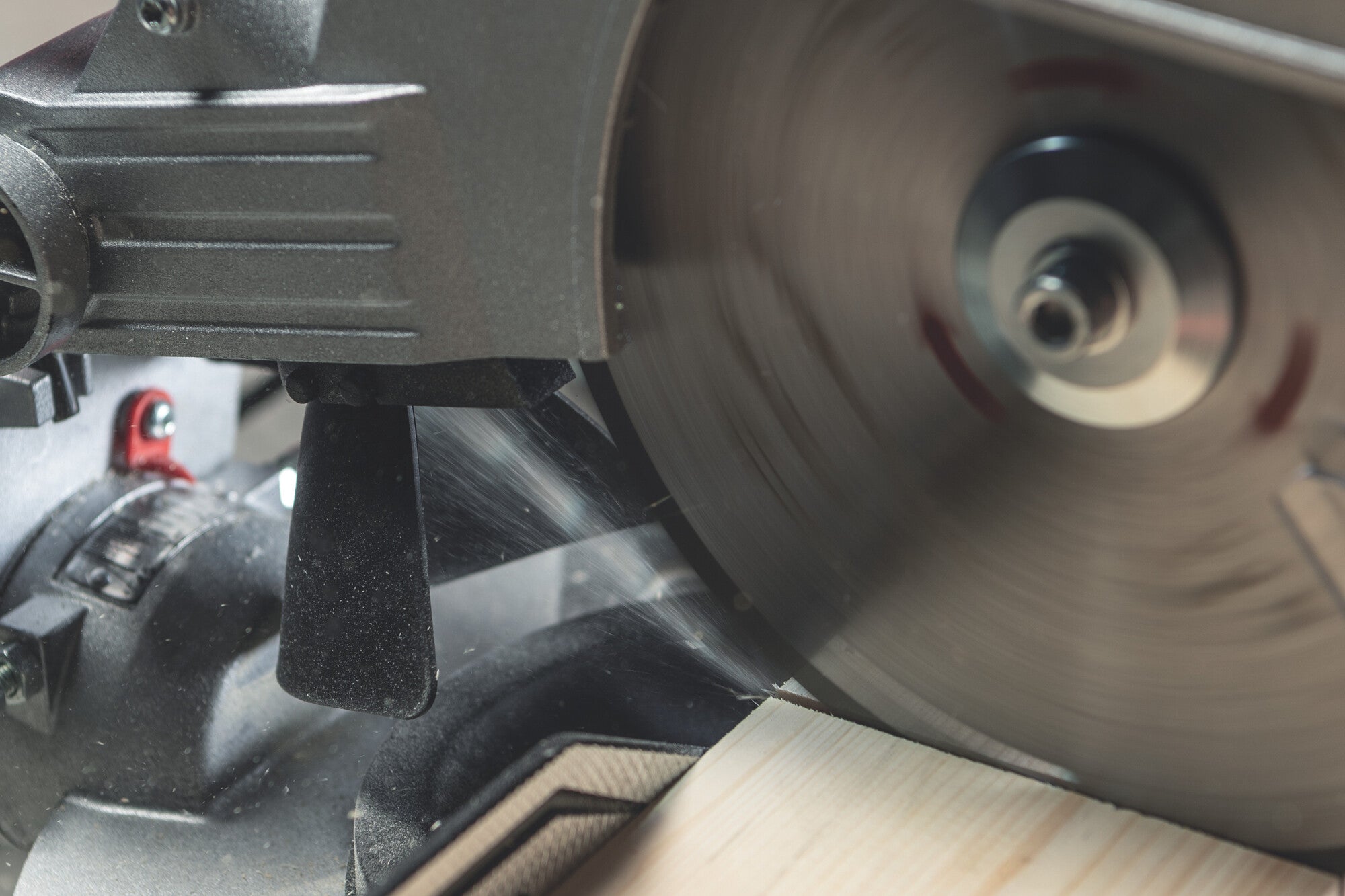 Pilarka ukosowa 1350W 216 mm KS 216 M Metabo 2