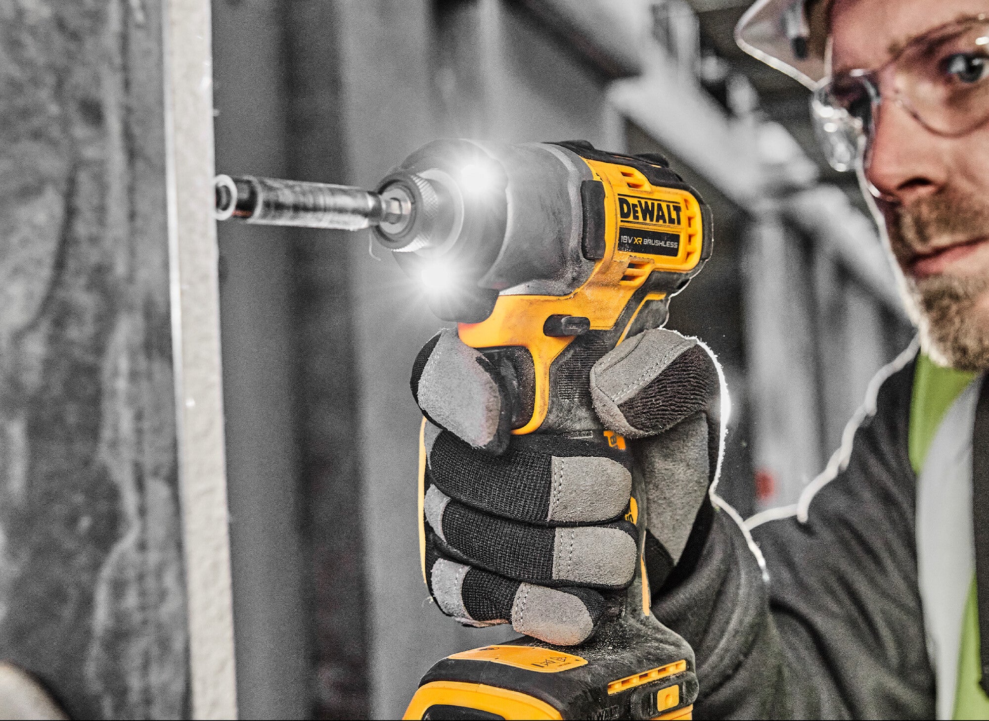 Zakrętarka udarowa 1/4" 18V 192Nm DCF840N-XJ DeWalt / bez aku 1