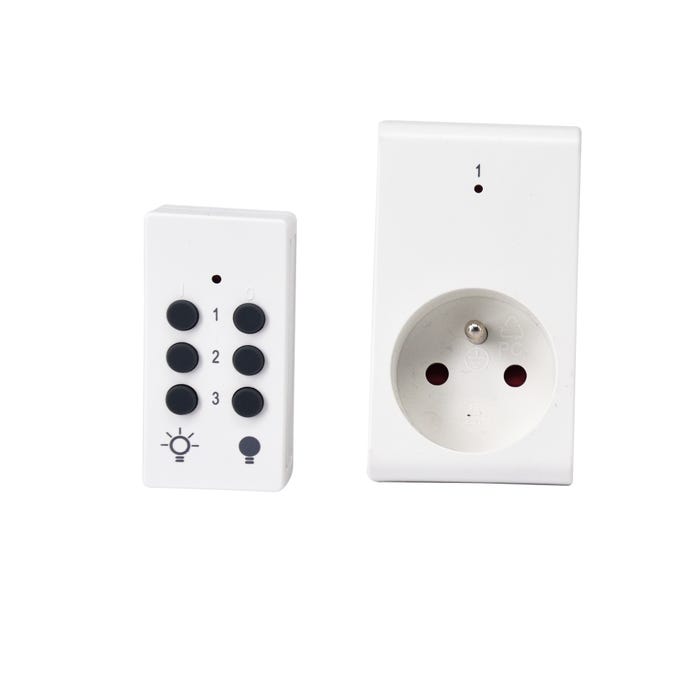 Gniazdo 2P+Z z pilotem