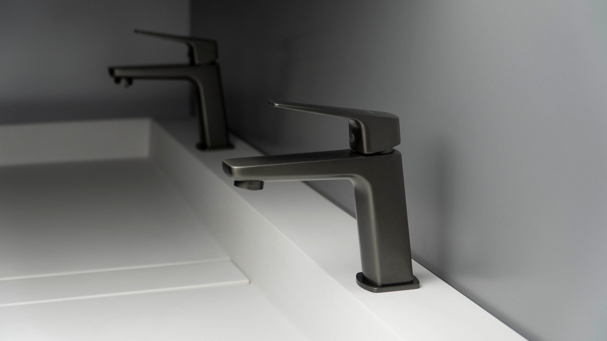 Bateria umywalkowa Blur titan 3