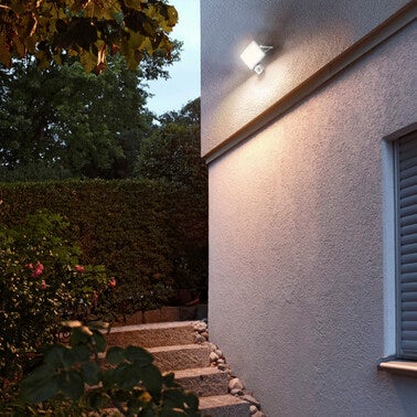 Naświetlacz LED 30W 2700 lm IP65 5000K biały czujnik ruchu PIR obracalny 2