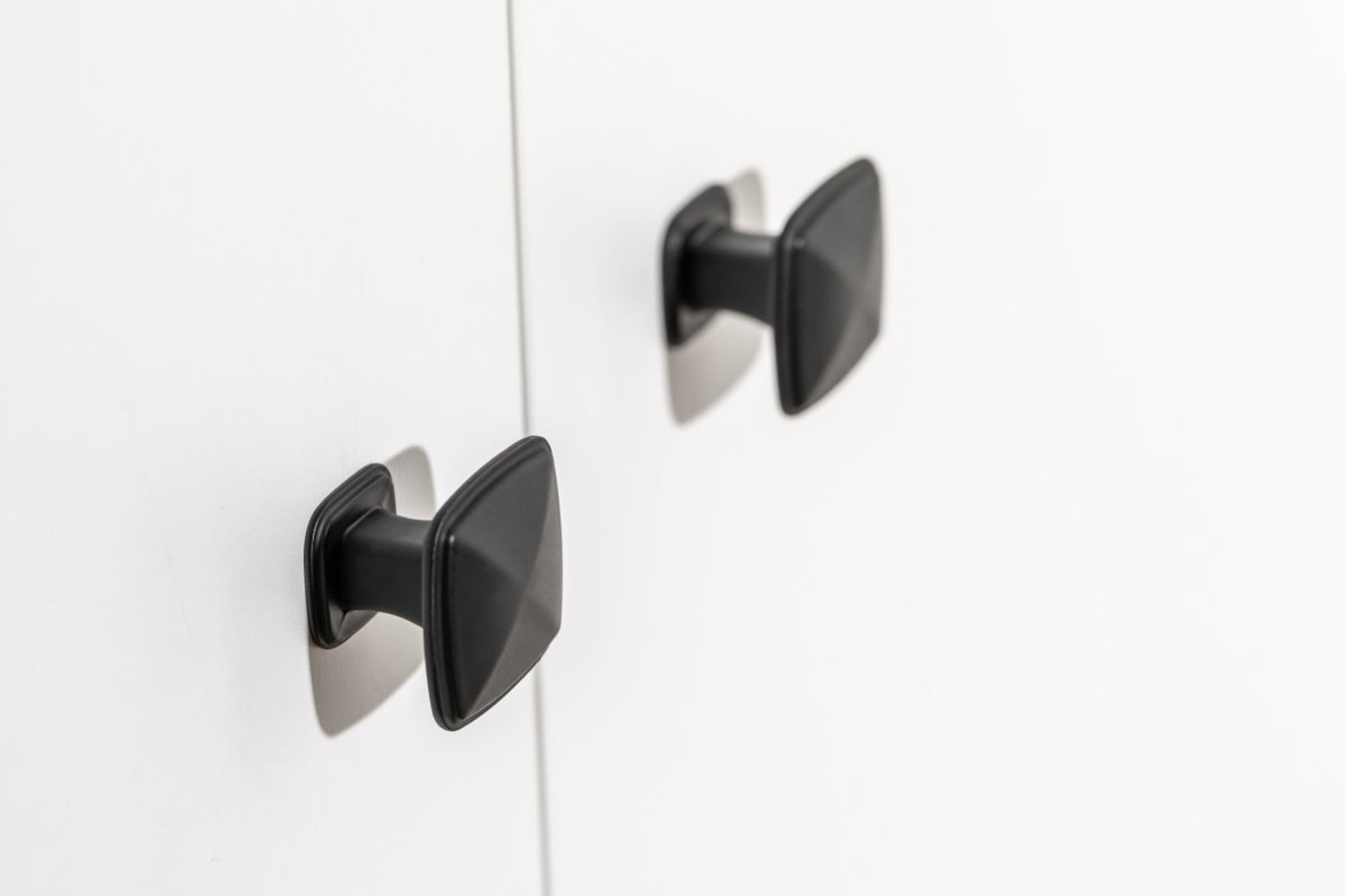 Gałka meblowa GTV POINT czarny mat 0