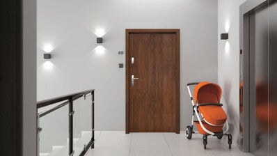 Drzwi zewnętrzne Sopot orzech 80 lewe 1