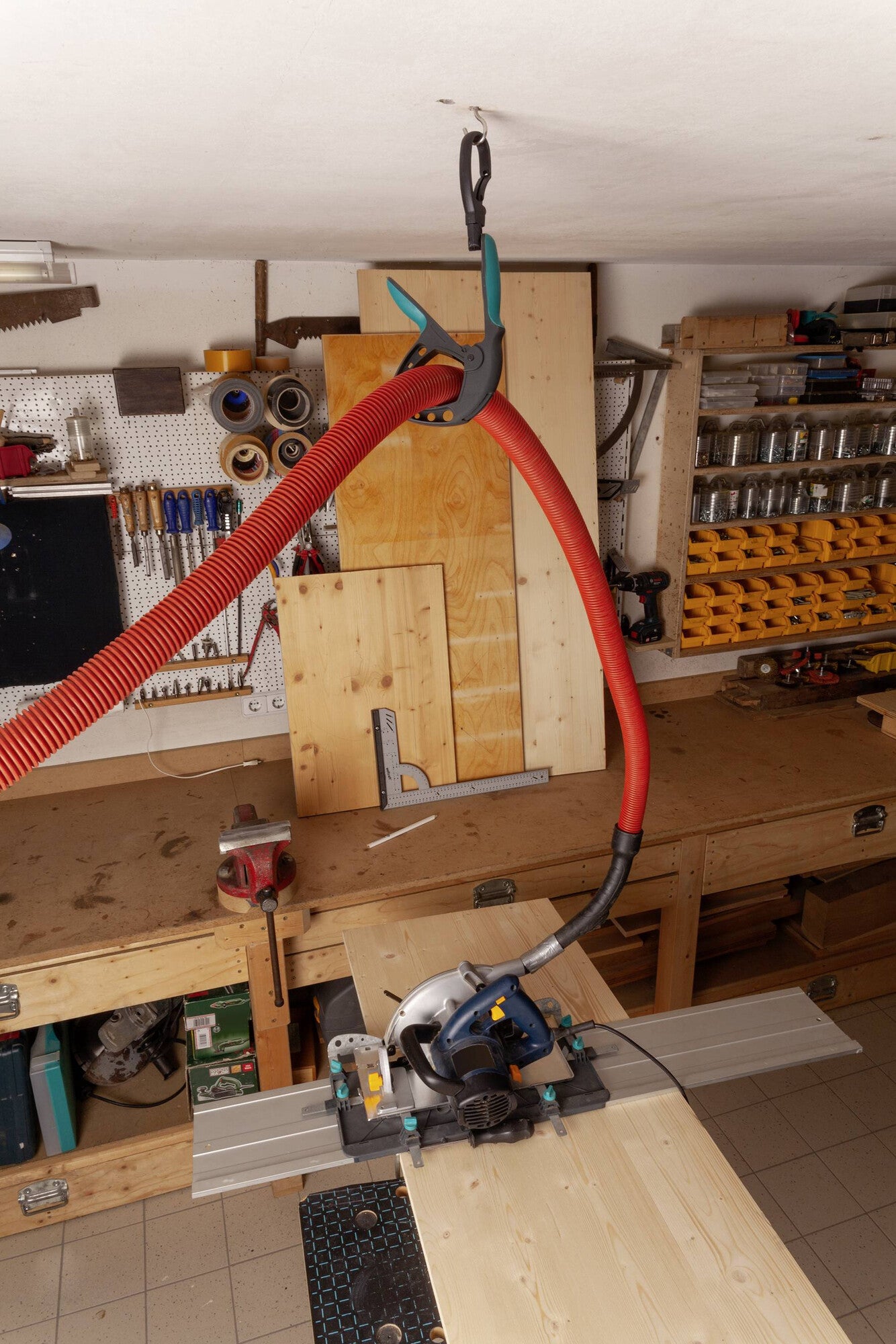 Zacisk sprężynowy z hakiem 50 mm 2