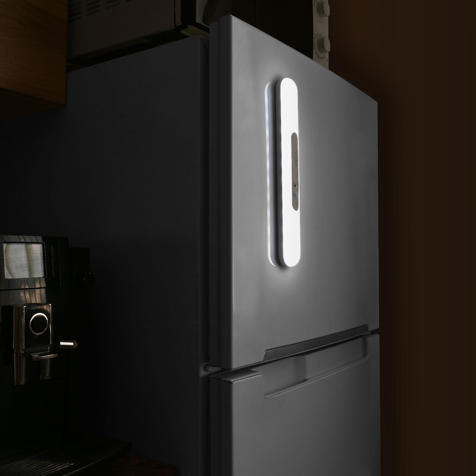 Lampka LED podszafkowa z czujnikiem 1,5W 3