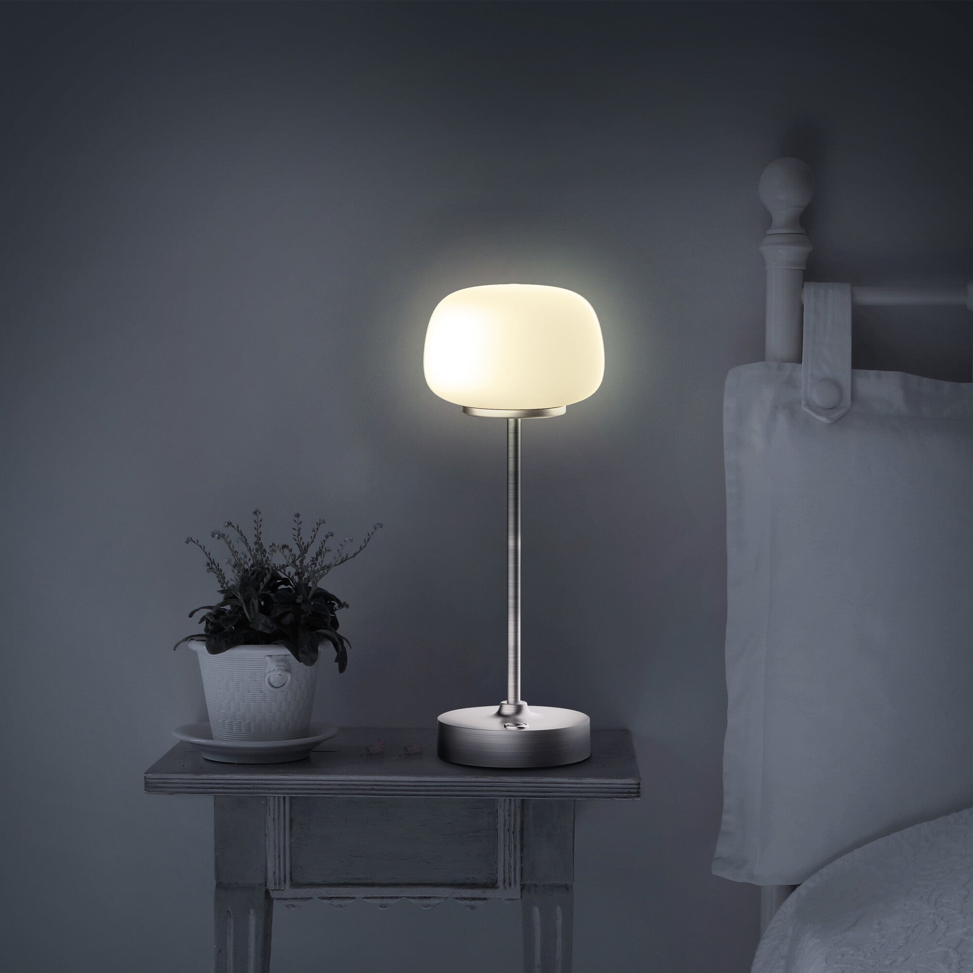 Lampka stołowa LED Rimini, srebrna 4