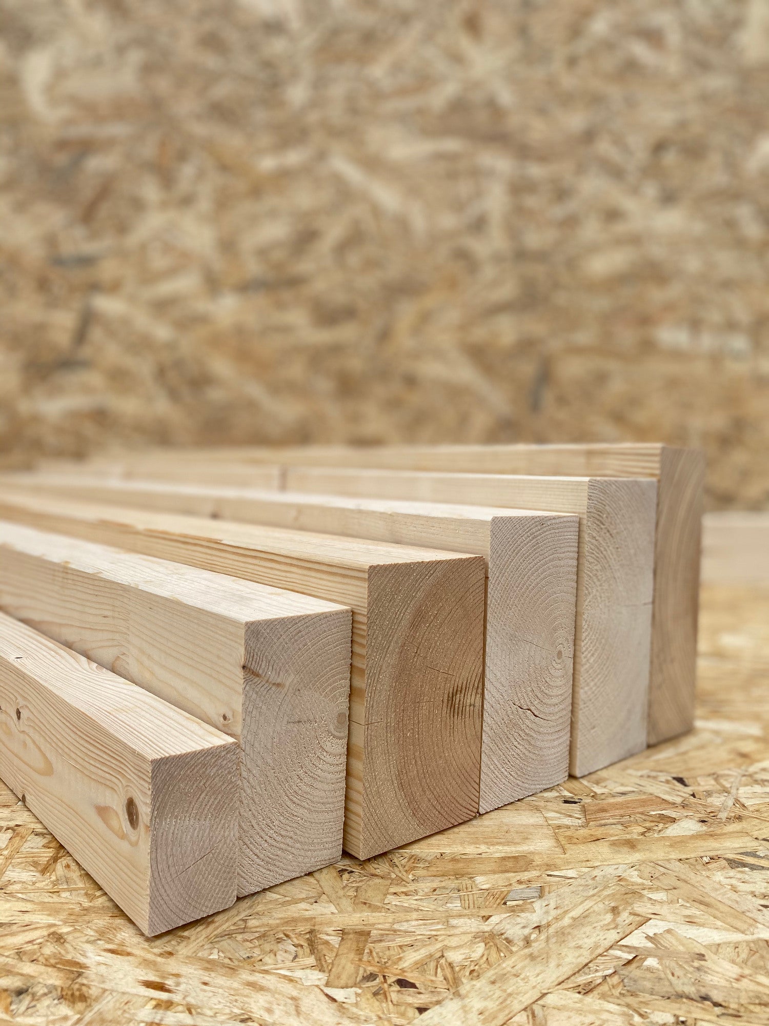 Drewno konstrukcyjne C24 strugane, konstrukcyjne, suche, klejone na wieloklin 70x70x2700 1