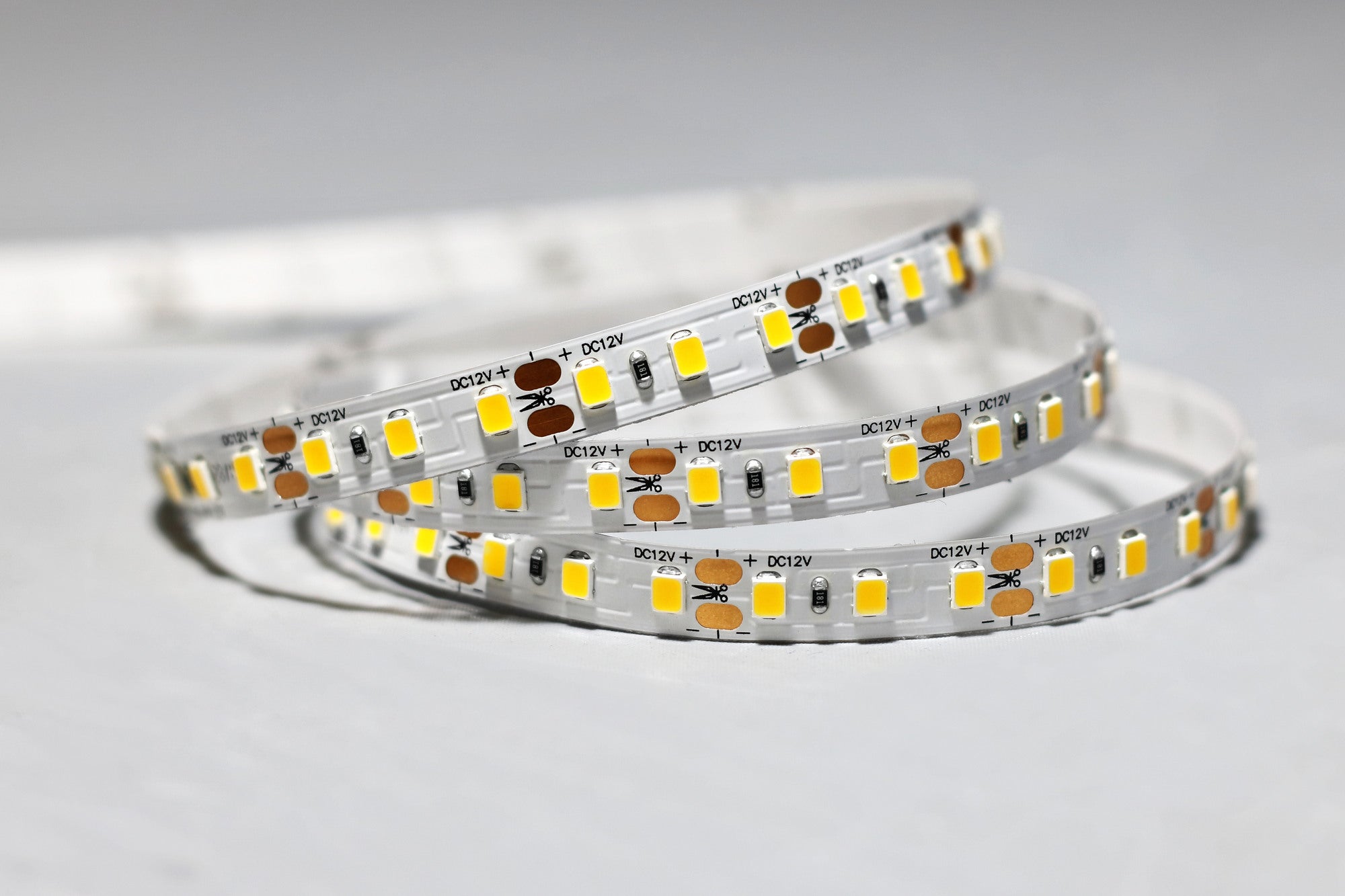 Taśma LED HQS 12V 9,6W 1020 lm/m 3000K IP33 rolka 50m MW Lighting 1