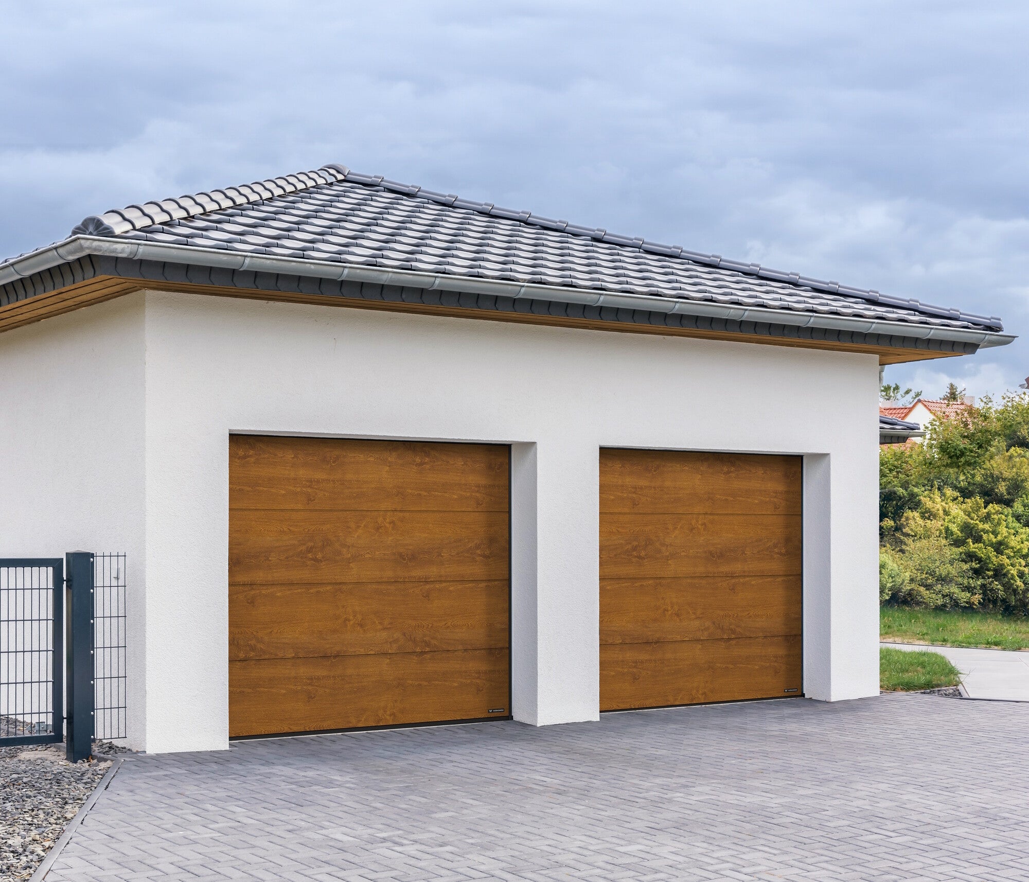 Brama segementowa Nobla z napędem automatyczna 2500x2125 złoty dąb 2