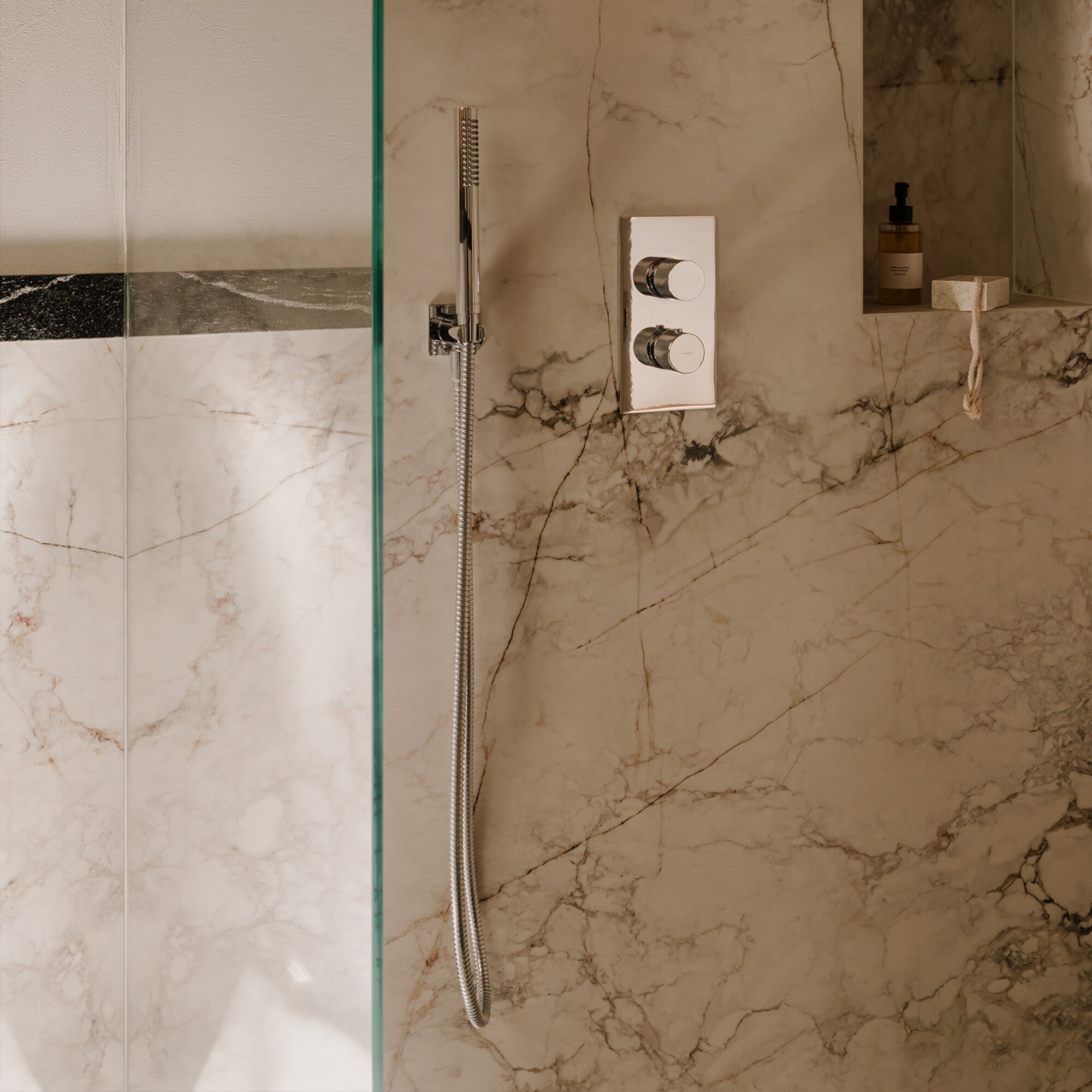 Wąż prysznicowy Omnires 150 cm  1