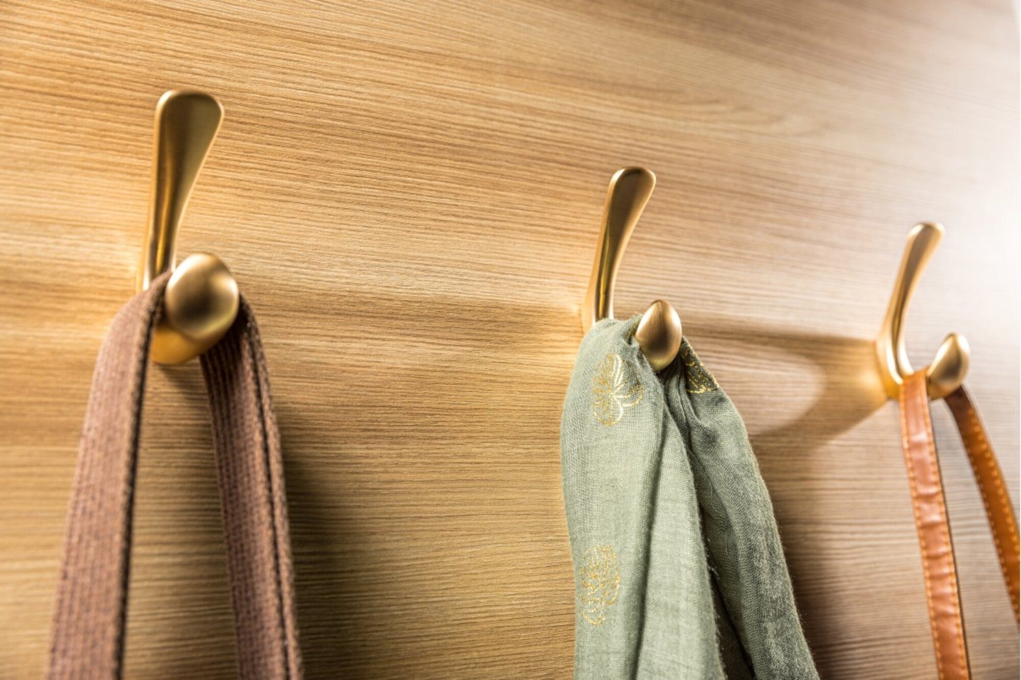 Wieszak podwójny złoto szczotkowana 2