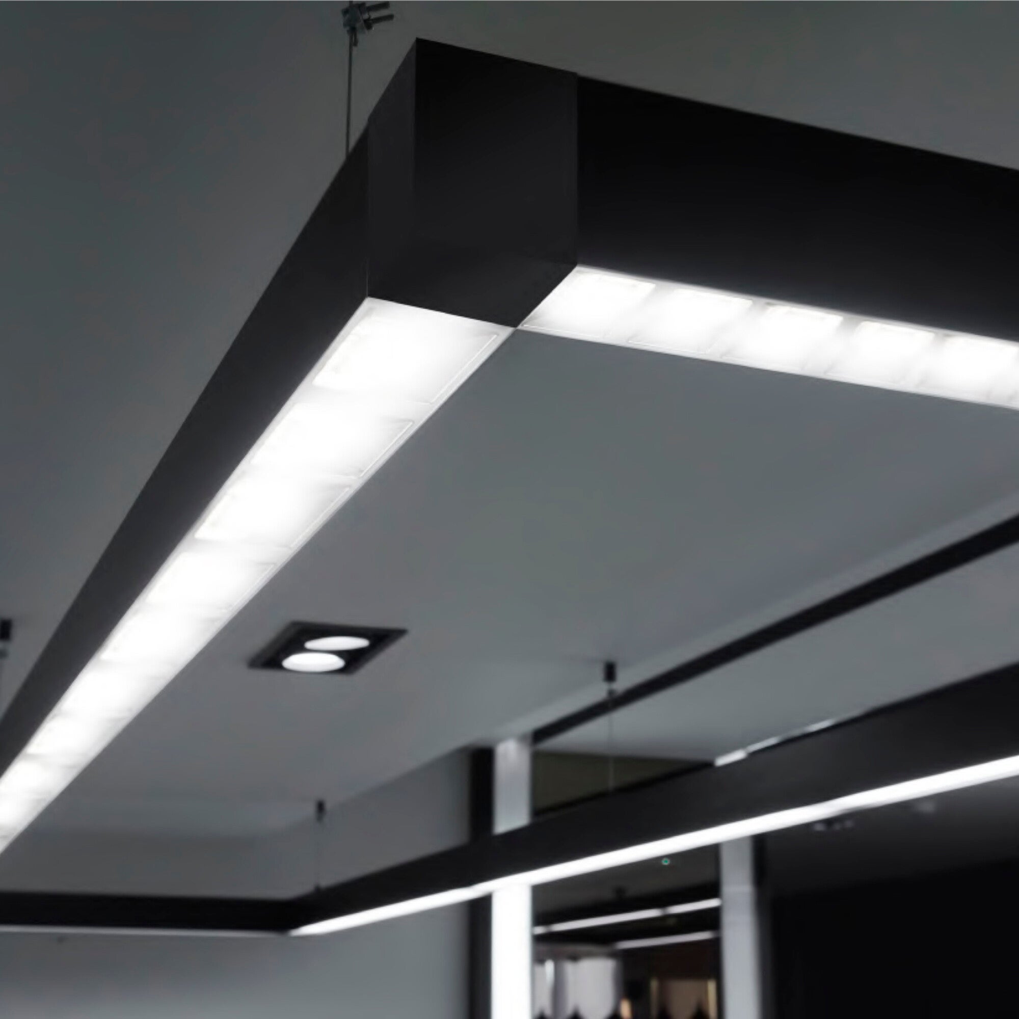 Oprawa RAGGIO 40W, 5000lm, 4000K, UGR<16, IP20, zasilanie przelotowe, czarna 3