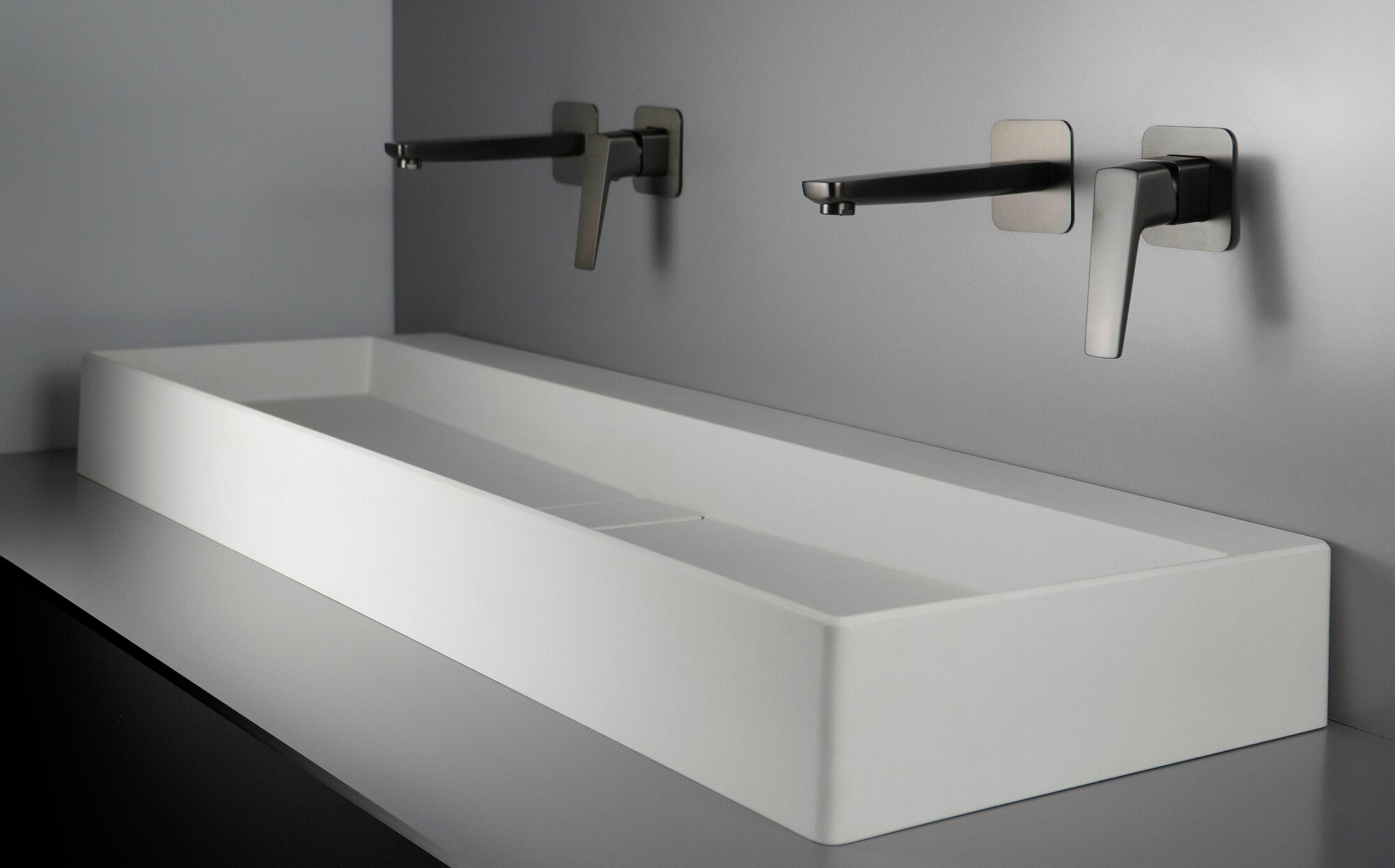 Bateria umywalkowa podtynkowa Blur titan 1