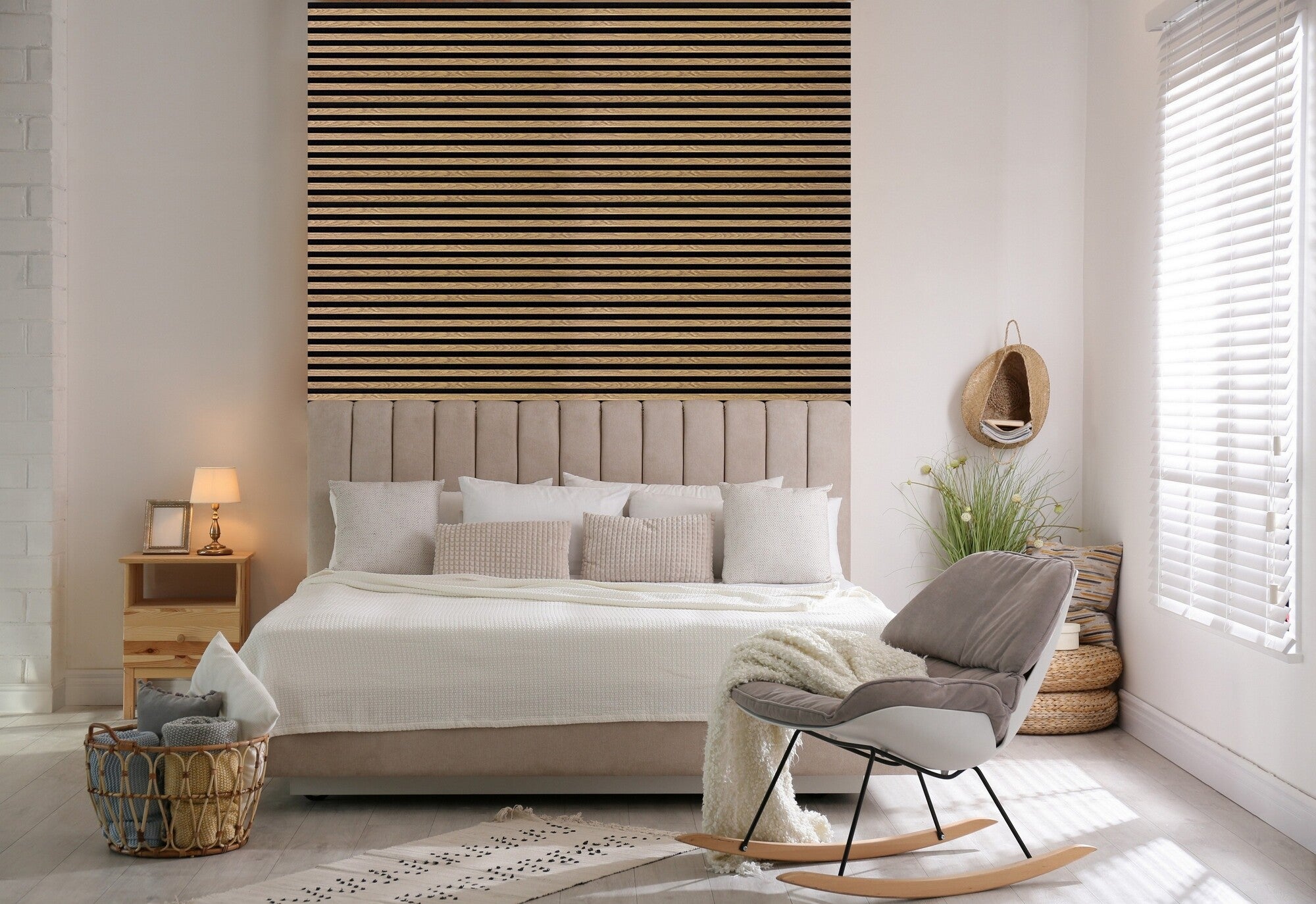 Panel lamelowy na filcowym podkładzie WOODLINE 2700x300 dąb jasny, tło czarne 1