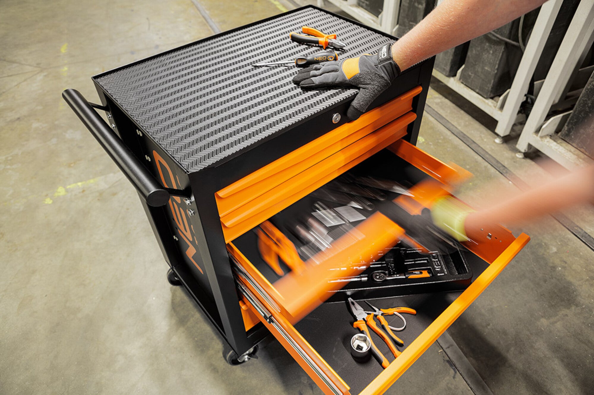 Szafka warsztatowa, 5 szuflad 84-214 NEO 3