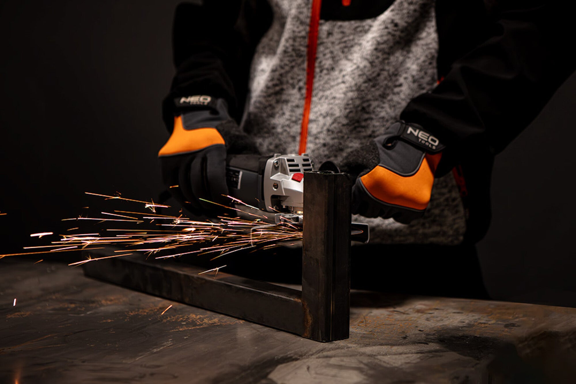 Szlifierka kątowa 125mm, 900W - GRAPHITE 59G185 1