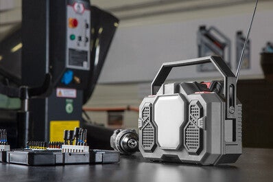 Radio akumulatorowo-sieciowe 18V 58GE104 Graphite / bez aku 1