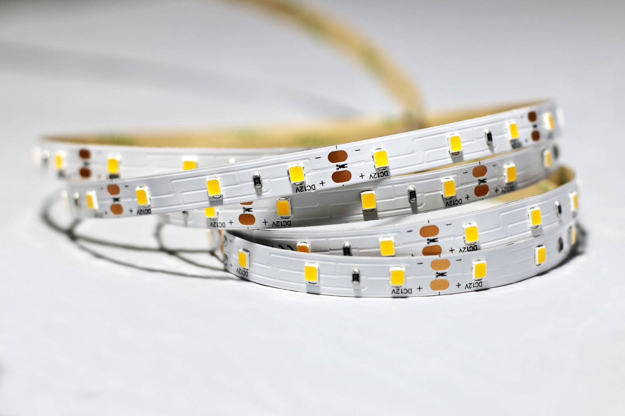 Taśma LED HQS 24V 6W 630 lm/m 3000K IP33 1 mb MW Lighting 1