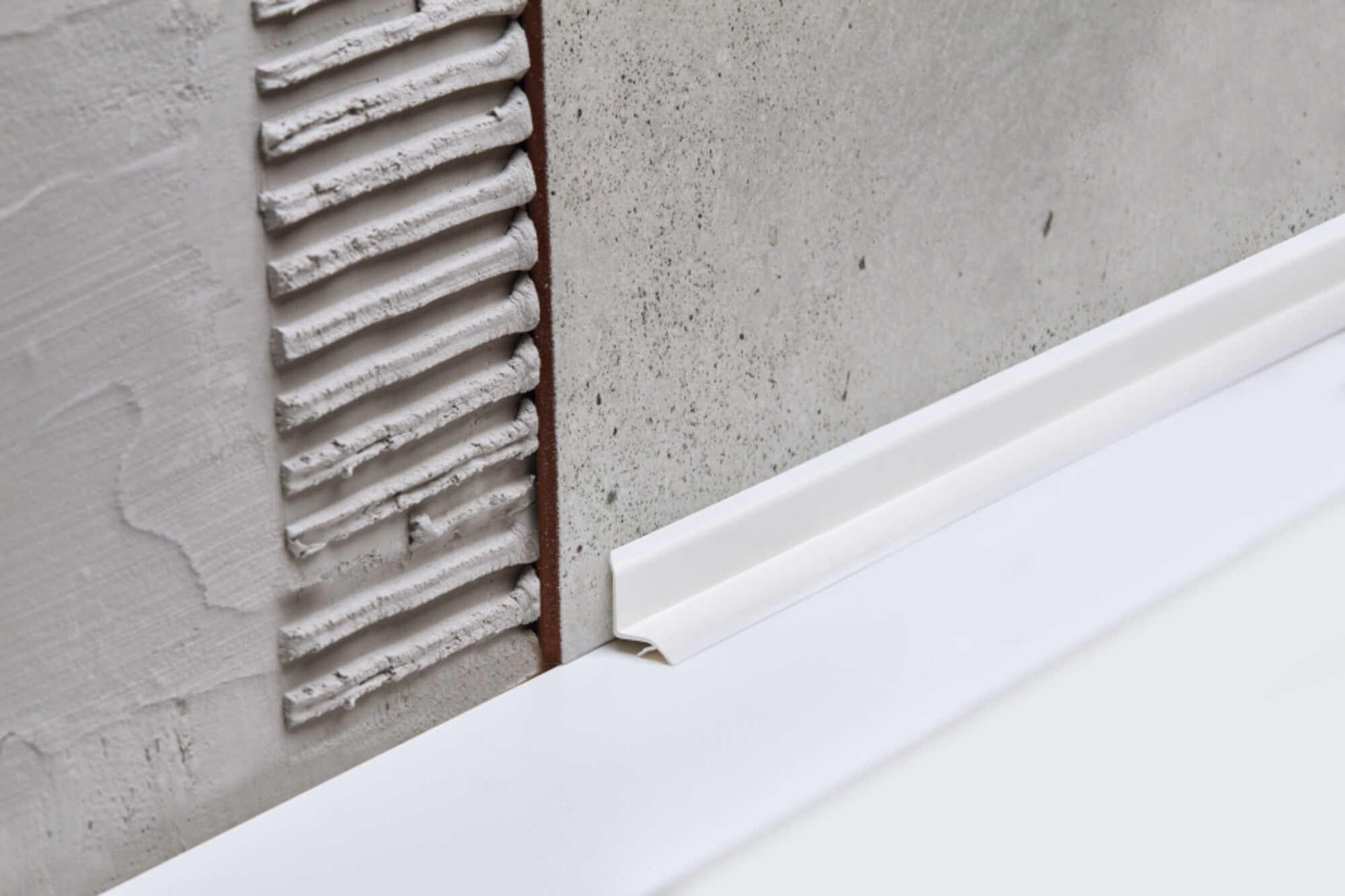 Profil wannowy samoprzylepny PVC 183 cm Biały RAL 9003 CEZAR 1